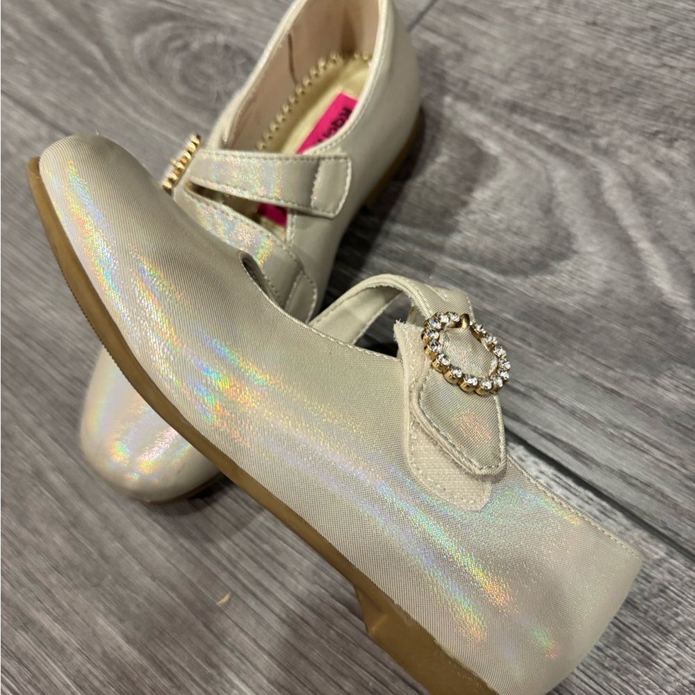 Elegant Cream Kids Shoes with Rhinestone Buckle